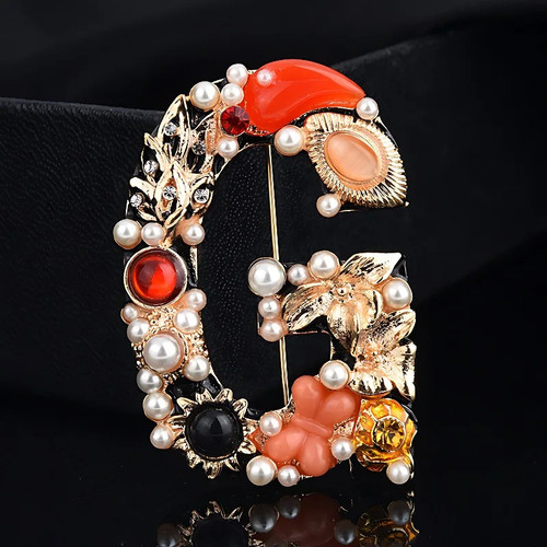 Spilla lettera luce - spilla, moda